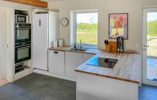 Awesome Home In Spøttrup With Wifi - 4