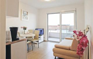 1 Bedroom Stunning Apartment In Brela - 8