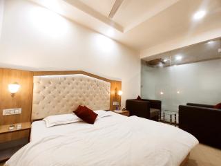 THE WHITE PREMIUM HOTEL - Smart Rooms By Organica Group - 9