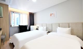 De Lamour Hotel - 7