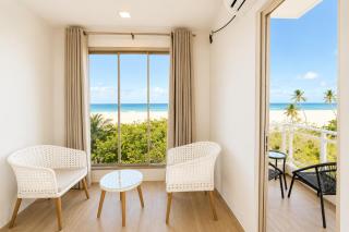 Avyanna Gulhi Beach Hotel - 0