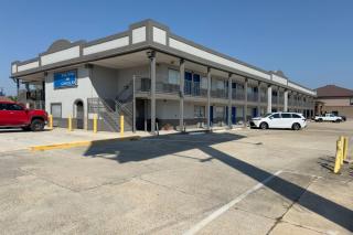 Days Inn by Wyndham Gonzales - 9