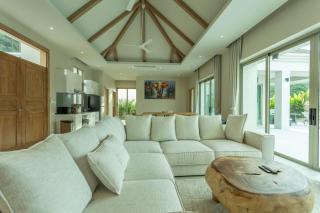 Modern 4BR Pool Villa Ideal Group Getaway V139 - 9