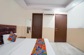 FabHotel Sapphires - Noida - 3