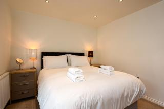 Comfy 2 Bedroom Apartment near Edinburgh City Centre - 8