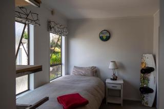 Sunny 3-Bed Family Home in Remuera with a Garden, BBQ & Free Parking - 5