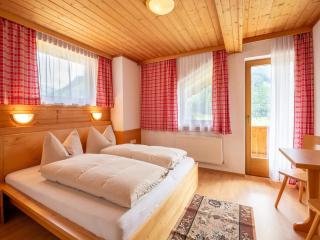Chalet in Mayrhofen near Ski Slopes - 8