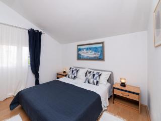 Apartments Roda - Comfort One Bedroom Apartment with Terrace Kate - ST - 7