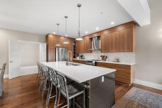 LUXUS 4BR Penthouse 2500sqft with Private Hot Tub - 1