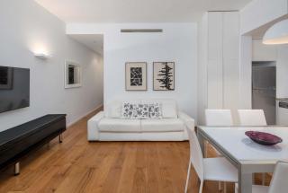 Renovated 2BR Bauhaus Apt in Gordon by HolyGuest - 5