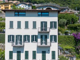 Simo House Stunning Lake View Balcony AC - 5