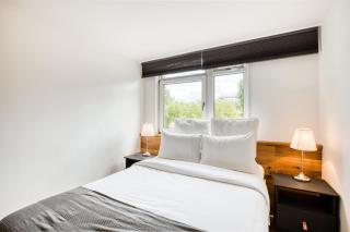 Homely 4 Bedroom House in Brixton - 4