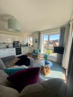 Number 10 Stunning Apartment, Fantastic Location! Free secure parking - 7