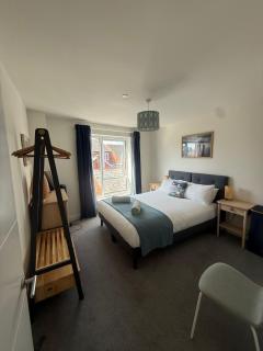 Number 10 Stunning Apartment, Fantastic Location! Free secure parking - 8