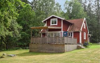 1 Bedroom Beautiful Home In Tving - 2