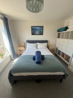 Number 15 Luxurious Two Bedroom Apartment - free secure parking - 8