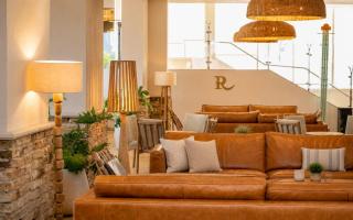 Royal Plaza Hotel - 4