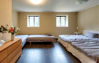 Awesome Apartment In Oxie With Wifi - 1