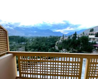 Hotel Mashabrum Skardu Free Breakfast Mountain View Family Rooms & Free WiFi - 4