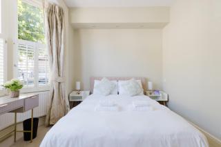 Chic 2BDR Retreat in Wandsworth Town - 4