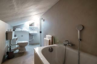 Mansarda Verde by Quokka 360 - Cozy Attic Apartment with Lake View - 5