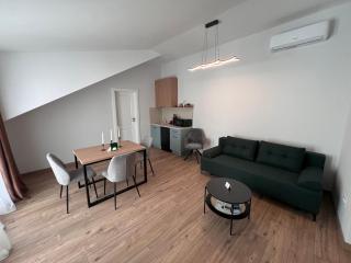 H&H Luxury Apartments - 3