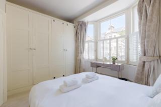 Chic 2BDR Retreat in Wandsworth Town - 2