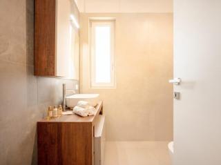 Dimora Venera-Modern Comfort with Private Parking - 3