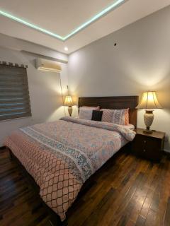 Penthouse 2 Bedrooms & Lounge Rawalpindi - 1