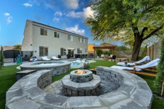 Luxury and Harmony in a 6BR Dream Villa; Pool, Hot Tub, Game room, Near the Las Vegas Strip - 8