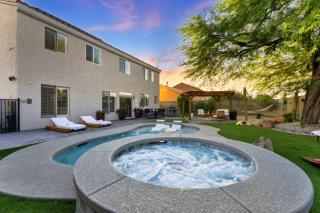 Luxury and Harmony in a 6BR Dream Villa; Pool, Hot Tub, Game room, Near the Las Vegas Strip - 2