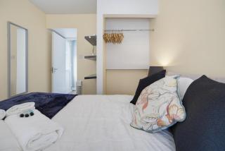 Cozy & Quiet Cardiff Central 2BR Work & Stream - 9