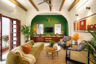 House of Comfort - 3 BR & 3 baths - 1' to Hoan Kiem Lake & Old Quarter - 9