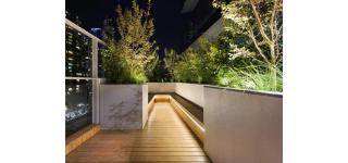 Modern Southbank Oasis 2BR with Resort Amenities and Stunning Balcony Views - 4