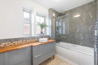 Clapham Common cosy corner flat - 3