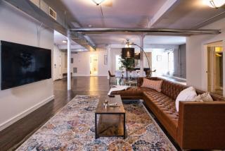 McCormick 4BR Huge Unit w/ Pool Table | Sleeps 10 - 9