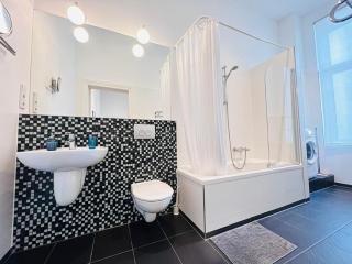 BerlinLux Apartment Alexandeplatz - Geräumige 3-SZ-Apartment mit 2 vollen Badezimmern in Berlin-Mitte nahe Alexander Platz - 5