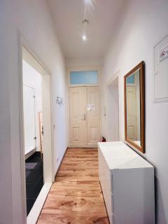 BerlinLux Apartment Alexandeplatz - Geräumige 3-SZ-Apartment mit 2 vollen Badezimmern in Berlin-Mitte nahe Alexander Platz - 2
