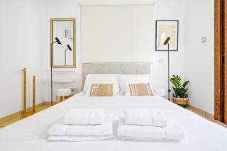 Erato Gardens Modern Apartment By VICHY Holidays - 6