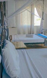Nature's Villa, Spacious Bedrooms all ensuite - 9