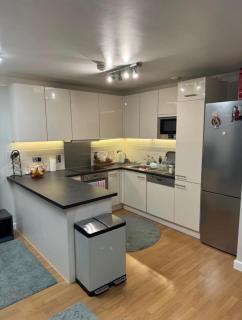 Double Room with Main Bathroom use - 2