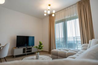 Sleek 2BR Apartment Yas Island - 9