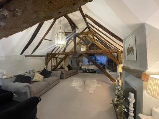 Charming Flat in the Heart of Castle Hedingham! - 0