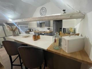Charming Flat in the Heart of Castle Hedingham! - 7