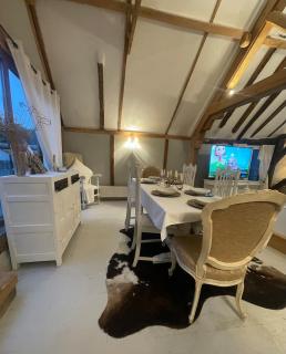 Charming Flat in the Heart of Castle Hedingham! - 4