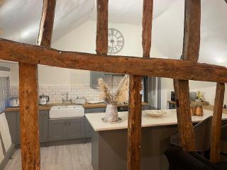 Charming Flat in the Heart of Castle Hedingham! - 3