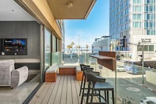Vibrant Modern 2BR steps to the Beach by HolyGuest - 0
