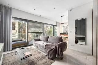 Vibrant Modern 2BR steps to the Beach by HolyGuest - 7