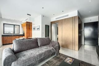 Vibrant Modern 2BR steps to the Beach by HolyGuest - 5