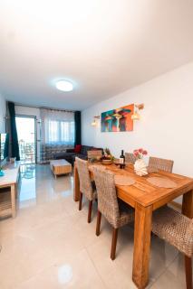 Cozy Apt, 5 Min Walk to Beach - LF7 - 1